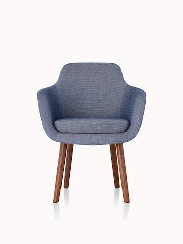 赛巴边椅蓝装和木腿中端 从前端浏览
