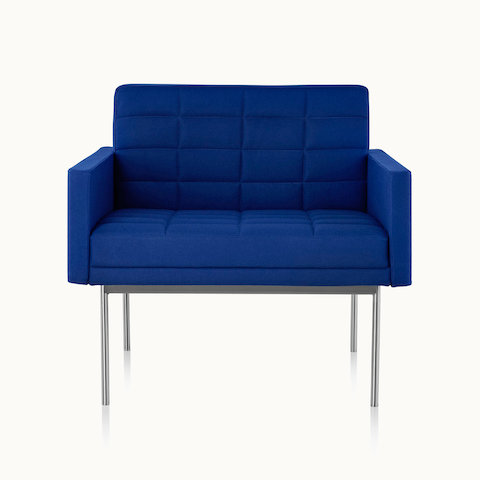 修饰Tuxedo构件俱乐部椅装饰蓝织物,从前端浏览